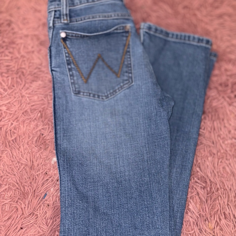 Wrangler Women's Classic Blue Straight Leg Jeans